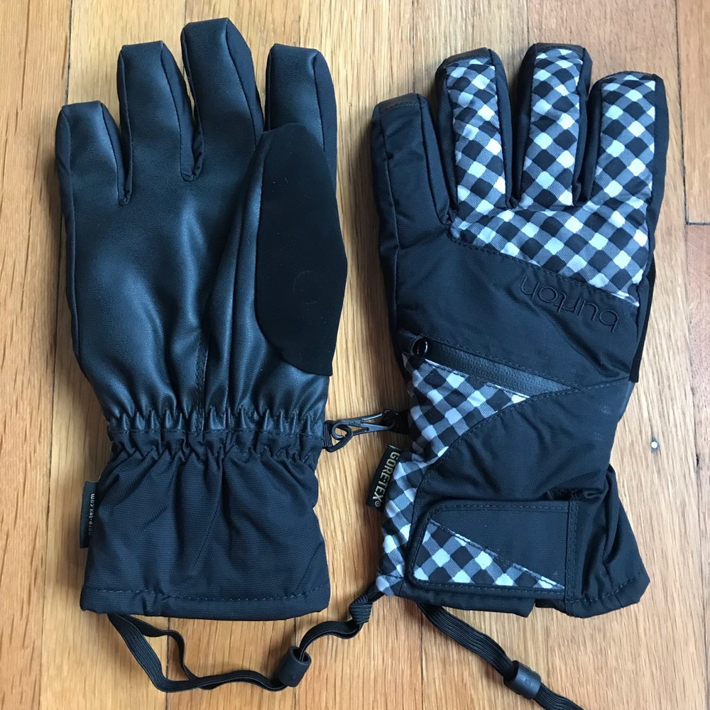 Burton Gore-Tex ski 🎿 and snowboard 🏂 gloves.
